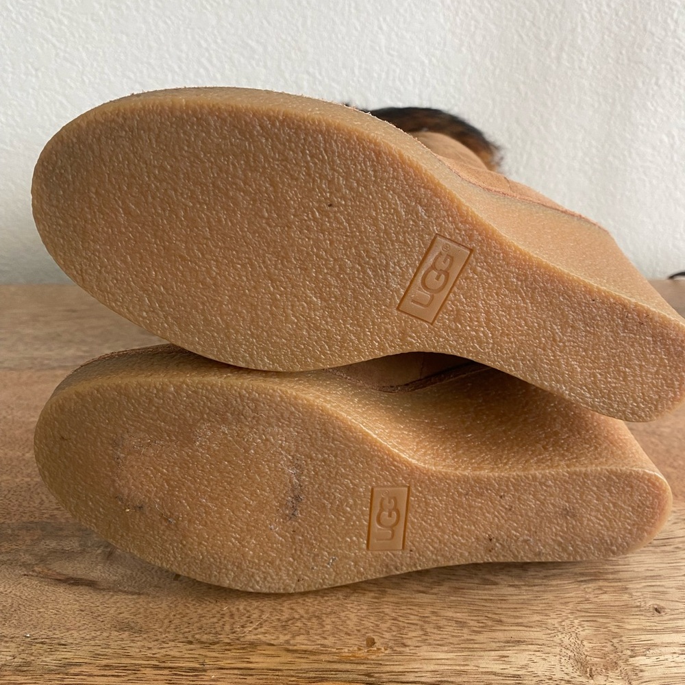 Ugg Tan Wedge Boots with Faux Fur Trim - Picture 3 of 4